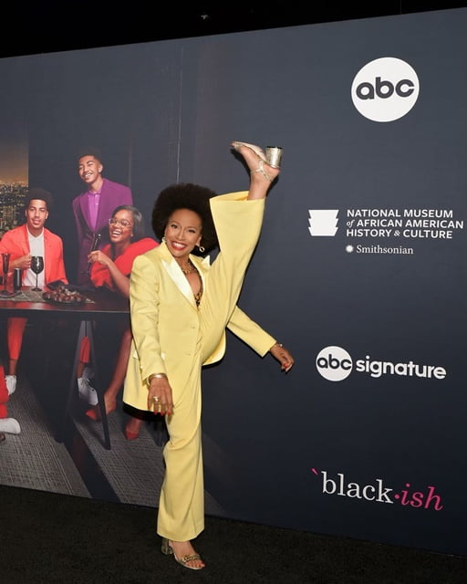 Seriously Omg Wtf Jenifer Lewis Can Still High Kick Better Than Us